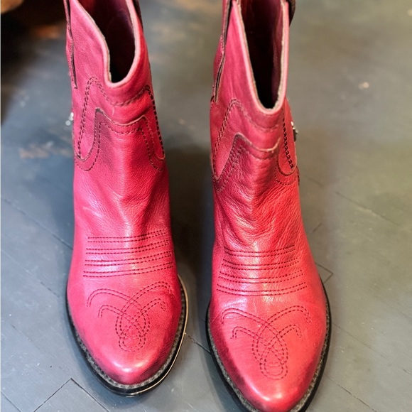 Franco Sarto Western Burgendy Booties - Picture 2 of 7